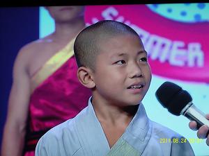 我校学员赵一龙与著名影星韩庚参加湖南卫视《快乐大本营》