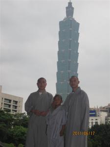 我校学员赵一龙随少林寺武僧团出访台湾