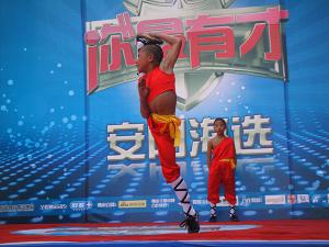 我校学员赵一龙、王毅参加你最有才